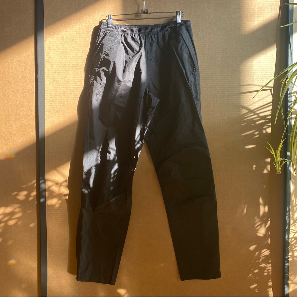 EUC PATAGONIA black rain pants size SMALL